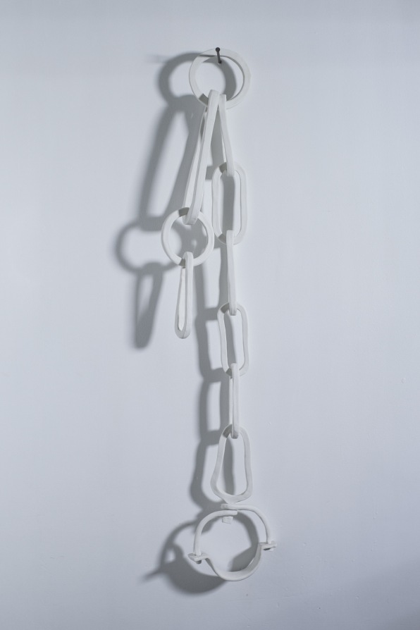 Rachel Labastie, de la série Entraves, 2010, 151 cm, Porcelaine (E13B)